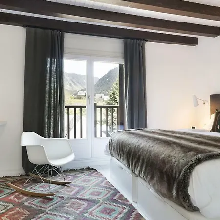 Luderna - Casa Con Terraza Co De Brastet Apartman Naut Aran